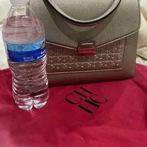 👜Carolina Herrera cross body súper good condition👜 - Picture 13 of 16